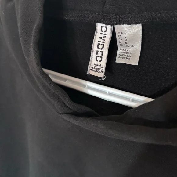 H&M Cropped Hoodie in Black - Picture 2 of 5